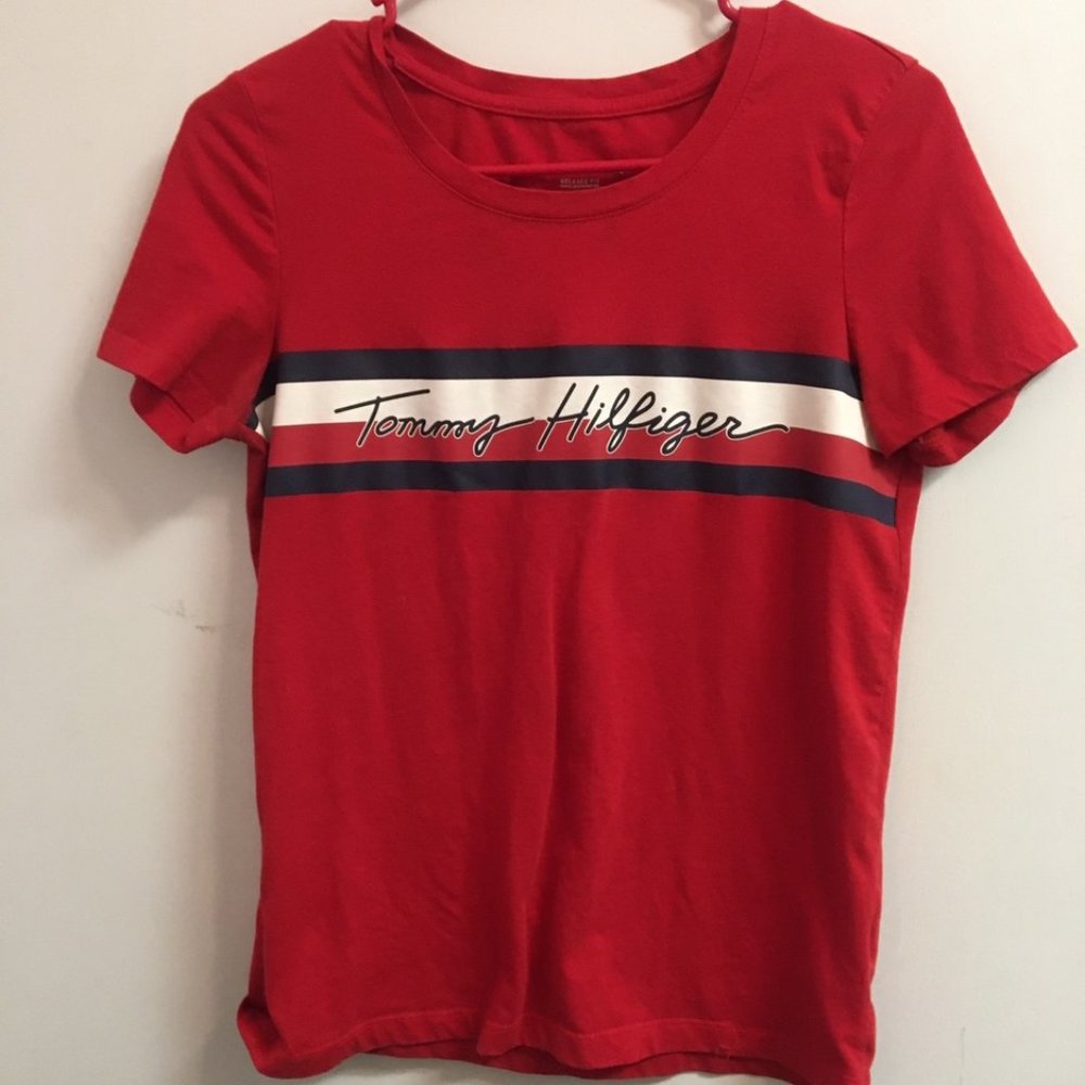 TOMMY HILFIGER RED TEE SHIRT